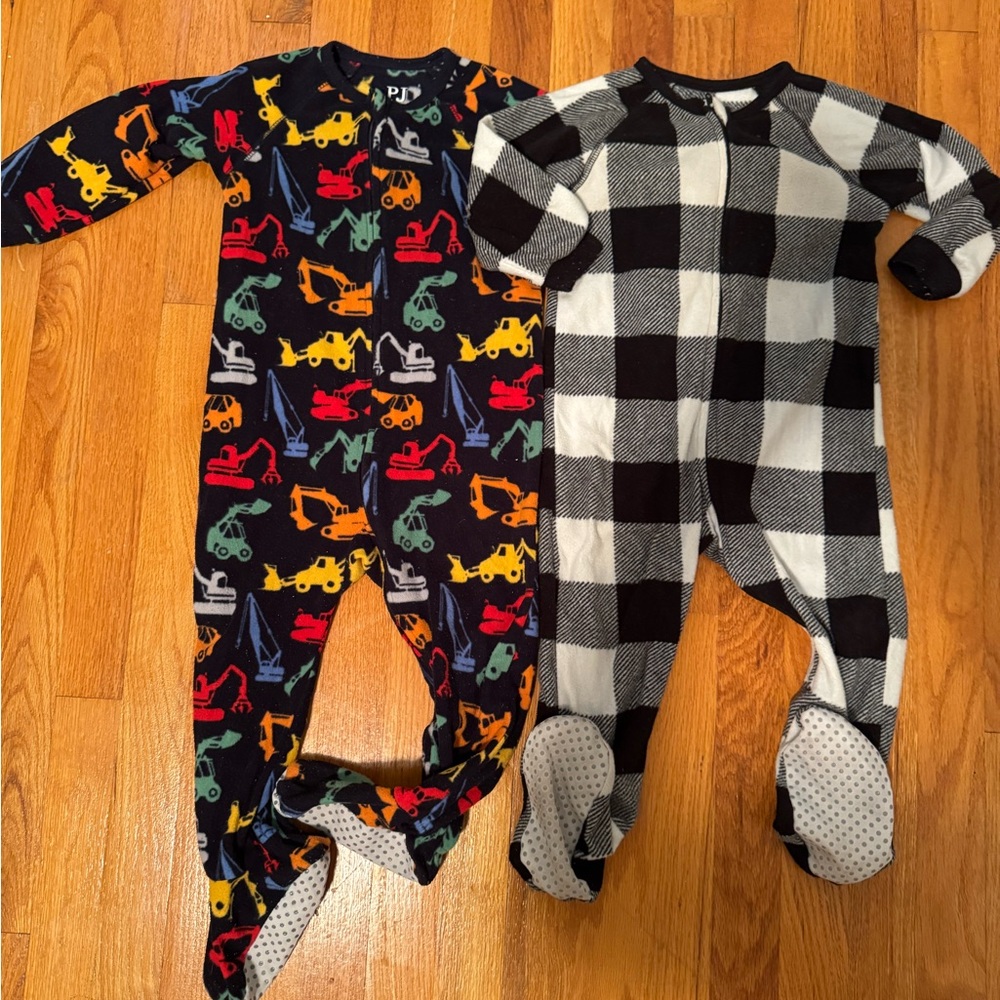 Children’s Place Fleece Footed Pajamas – Set of 2 (Size 2T)